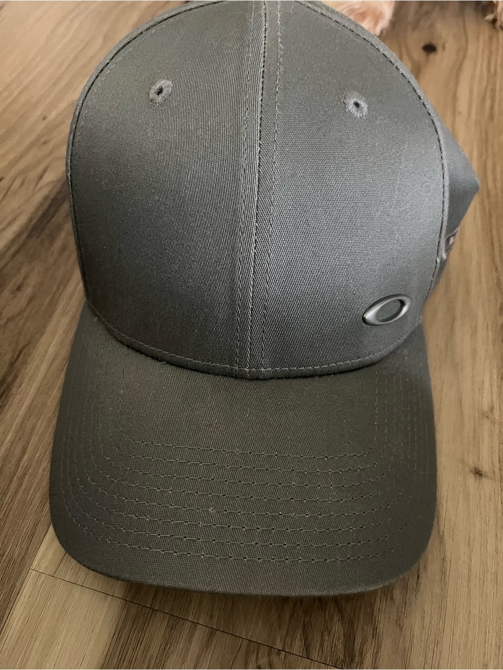 Oakley Tinfoil Cap Men's New Era 39Thirty FlexFit Stretch Hat Dark Gray M/L
